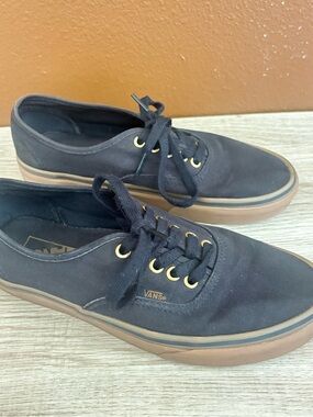 Black and brown Vans Authentic lace up sneakers, Women’s Size 8, Men’s 6.5